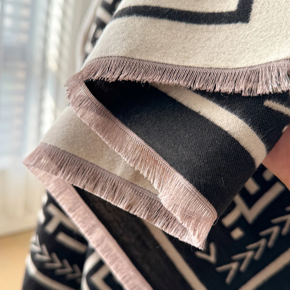 Grata Pashmina Scarf Black