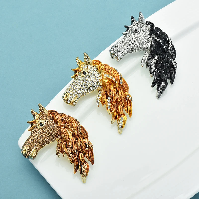 Crystal Horse Head Brooch (Brown)