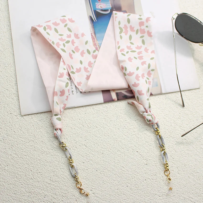Silk Glasses Chain