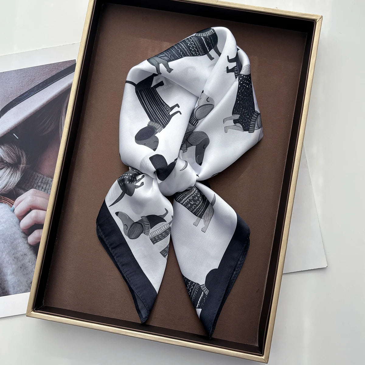 Dachshund White Scarf / 65cm
