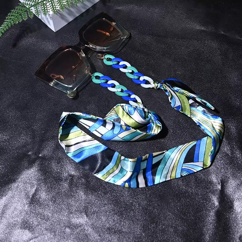Silky Scarf Glasses Chain