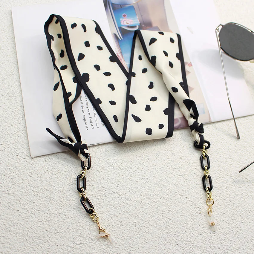 Silk Glasses Chain