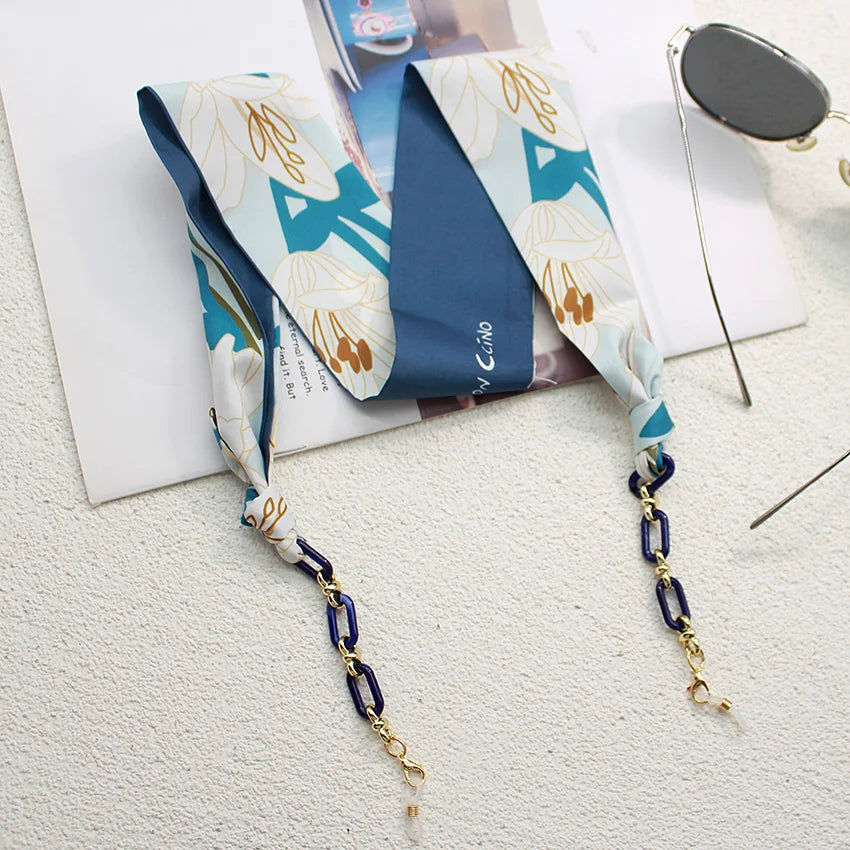 Silk Glasses Chain