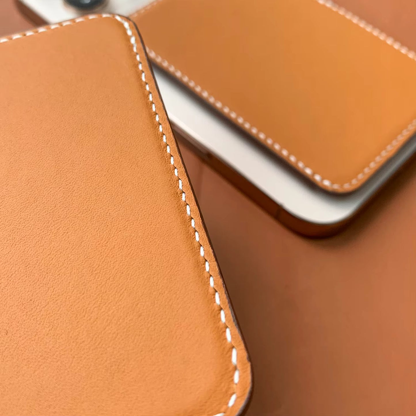 Cavallo Magnetic Card Holder