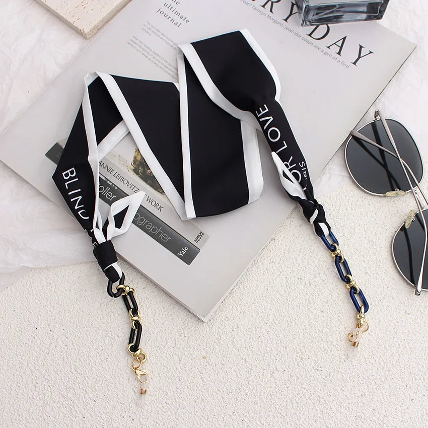 Silk Glasses Chain