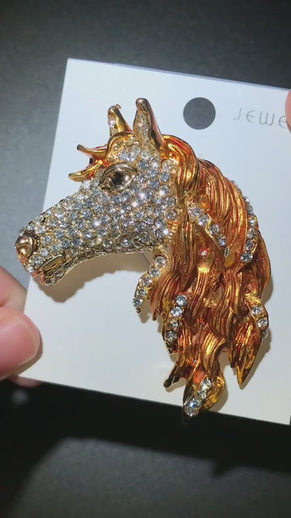 Crystal Horse Head Brooch (Brown)